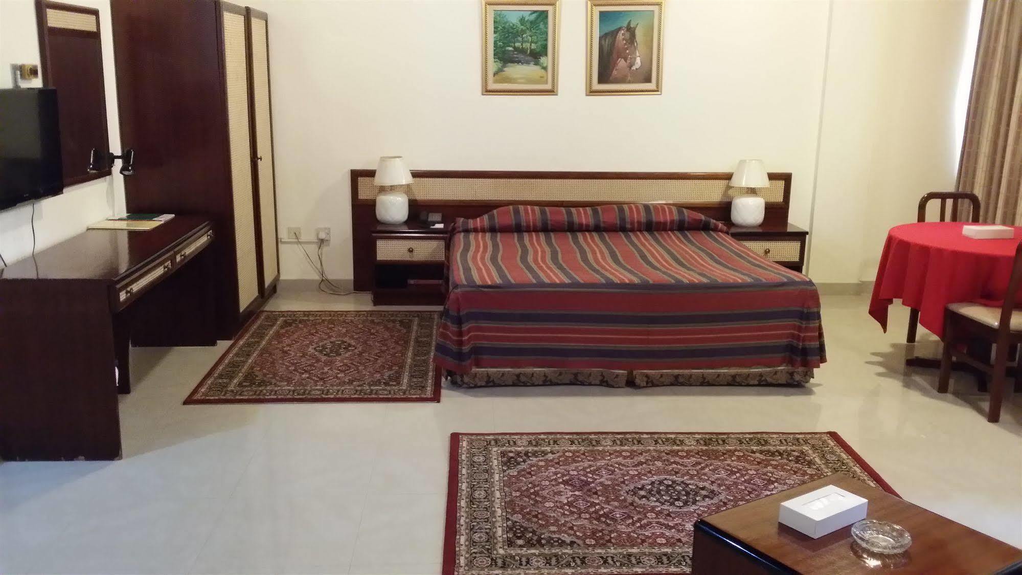 Atlas Hotel Manama Eksteriør bilde